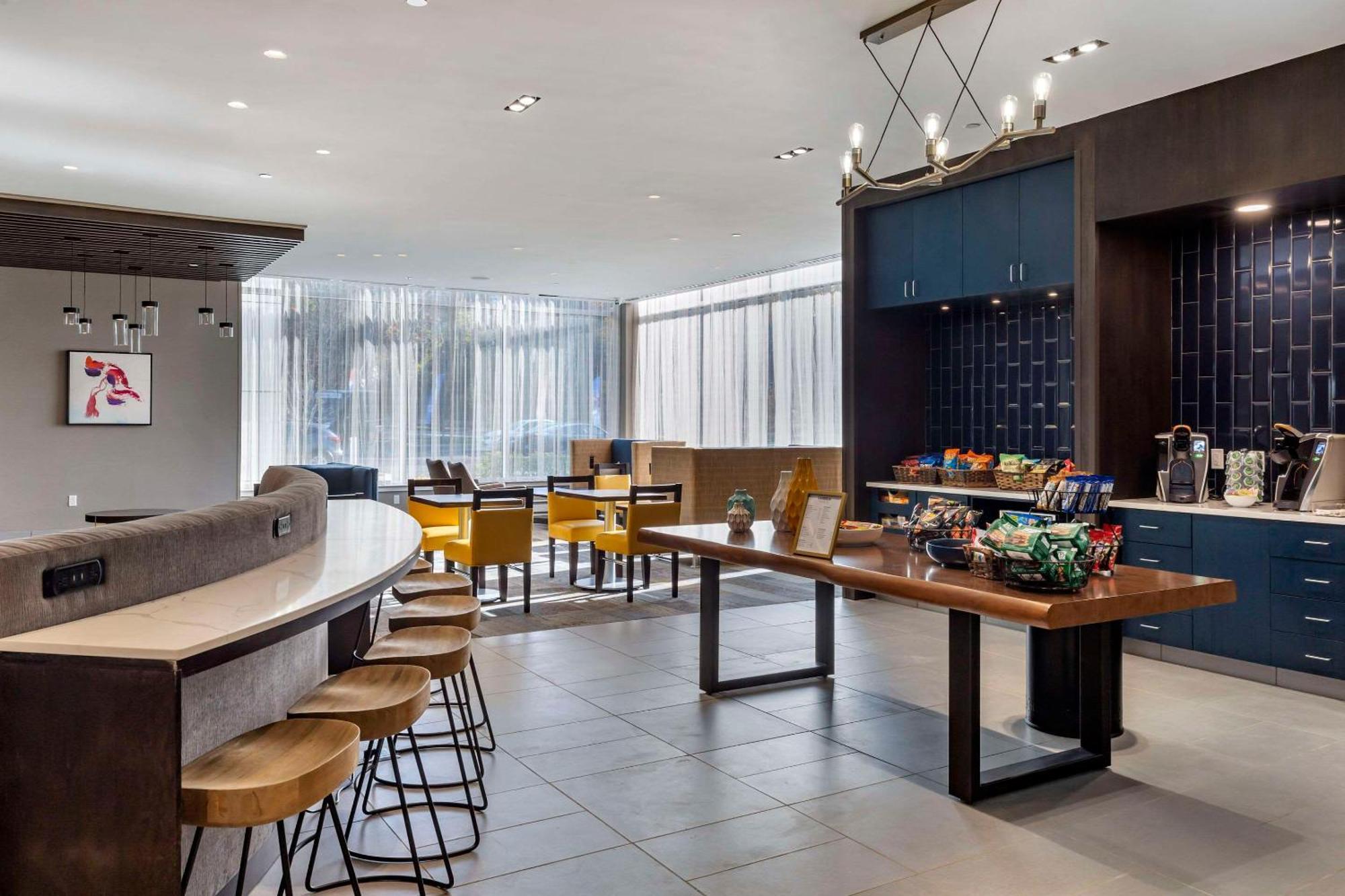 Cambria Hotel Manchester South Windsor Екстериор снимка