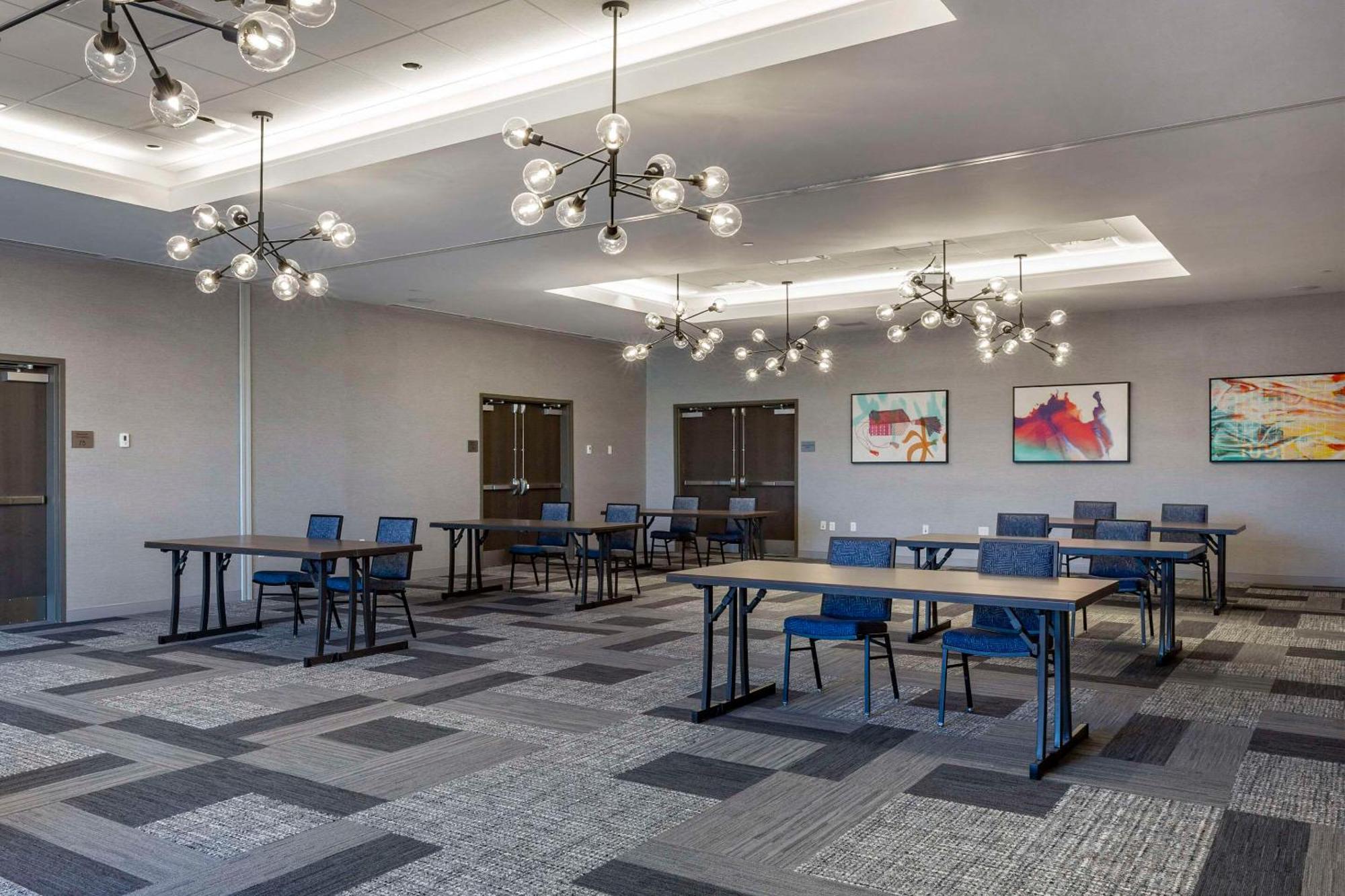 Cambria Hotel Manchester South Windsor Екстериор снимка