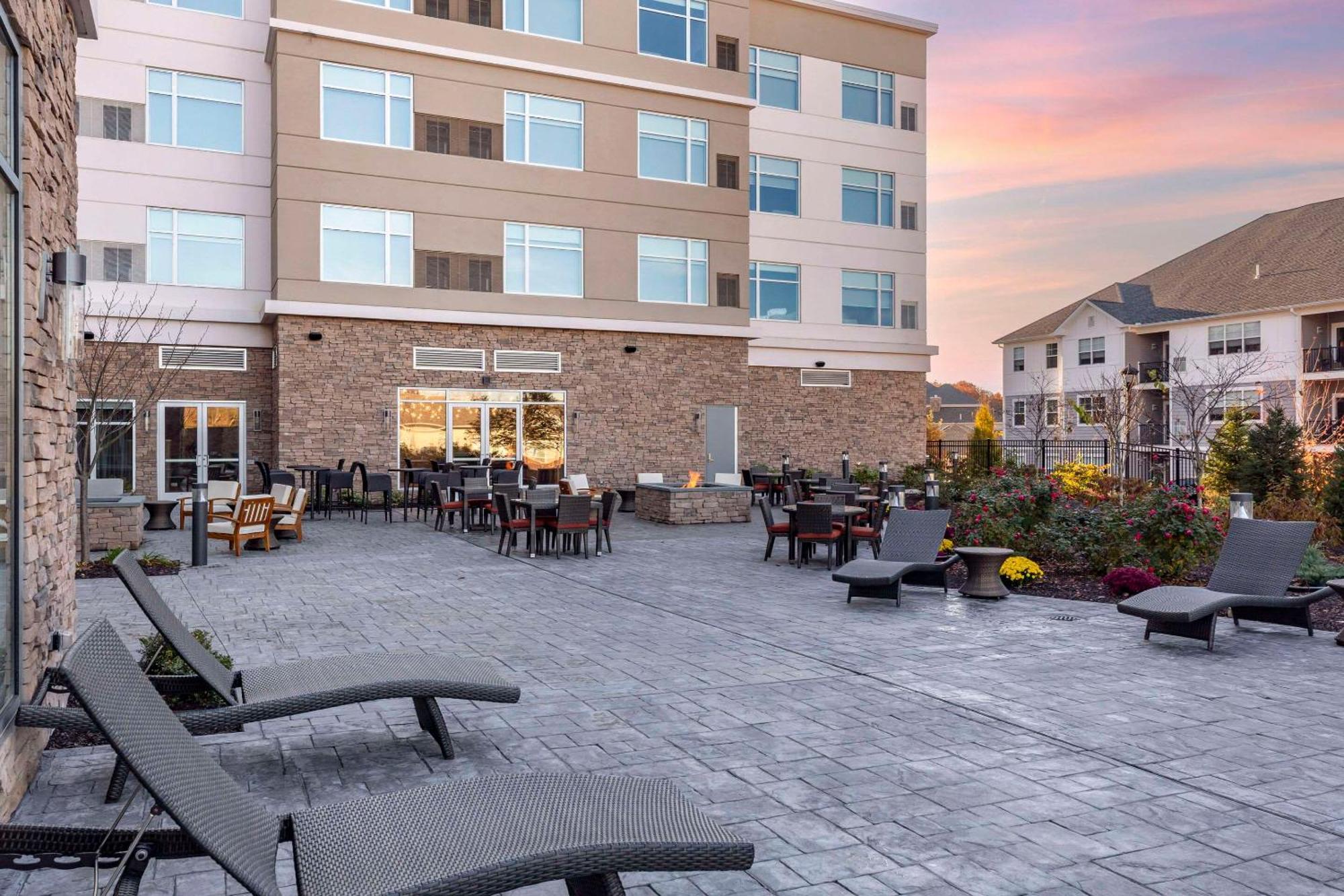Cambria Hotel Manchester South Windsor Екстериор снимка