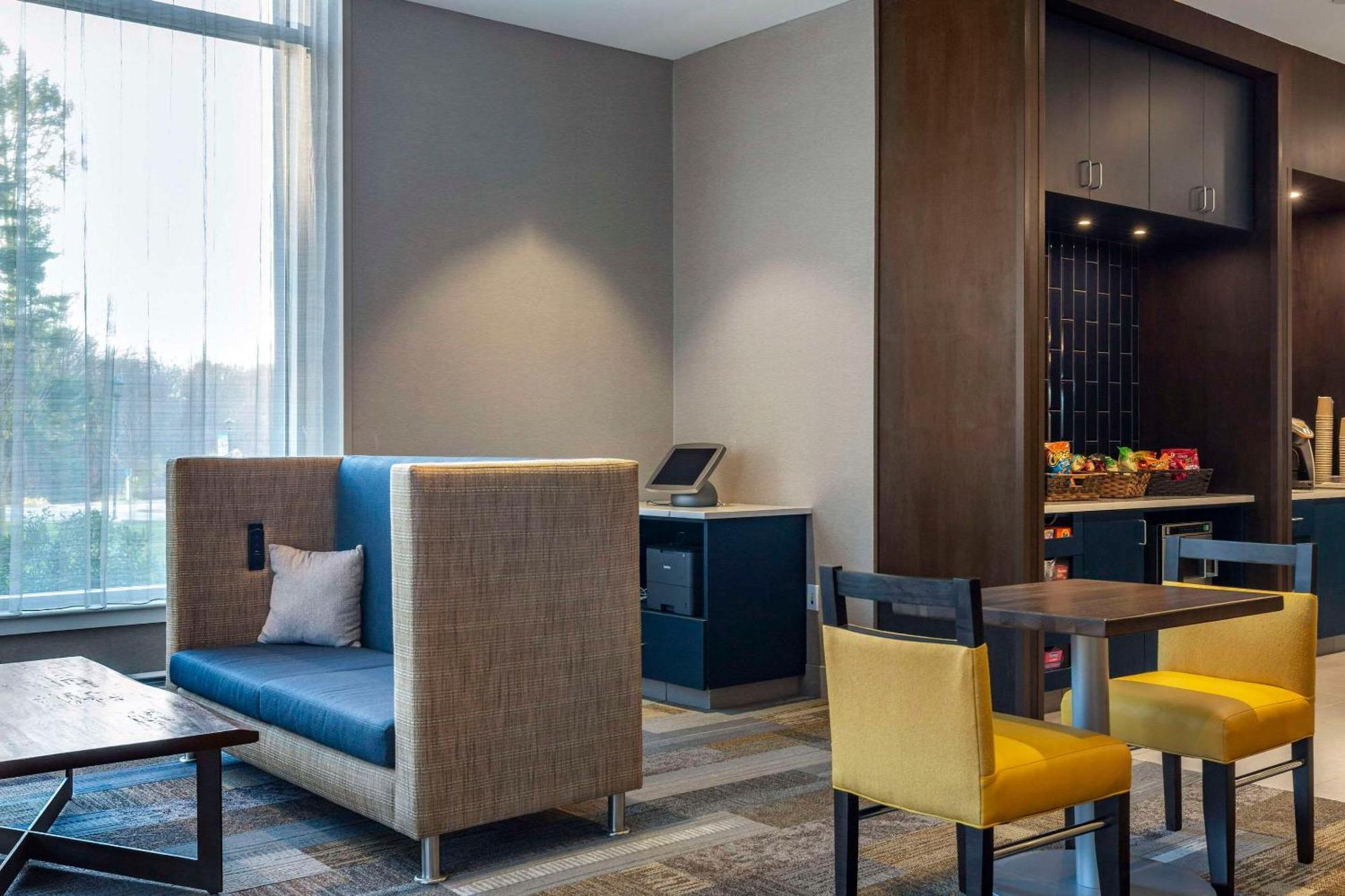 Cambria Hotel Manchester South Windsor Екстериор снимка