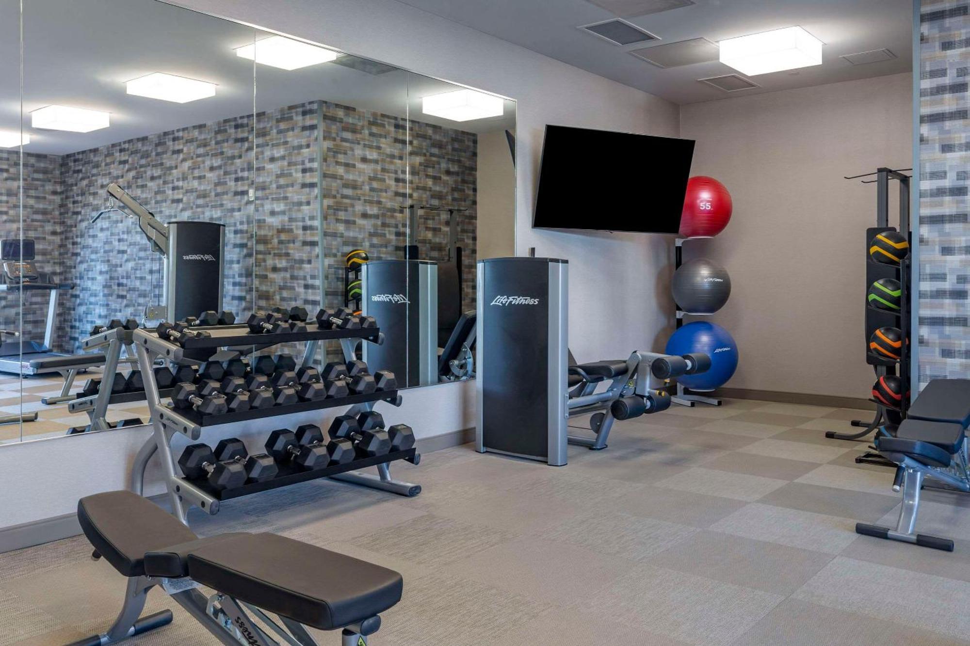 Cambria Hotel Manchester South Windsor Екстериор снимка