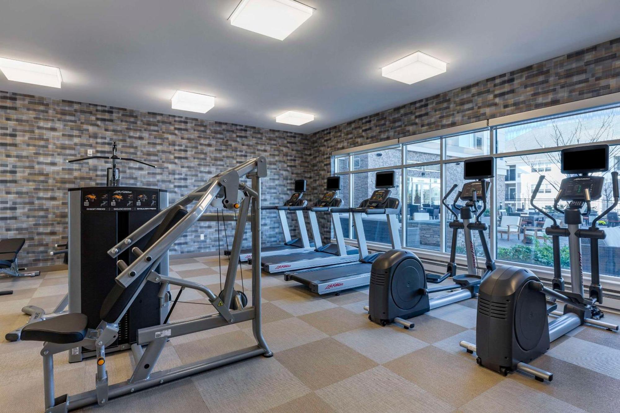 Cambria Hotel Manchester South Windsor Екстериор снимка