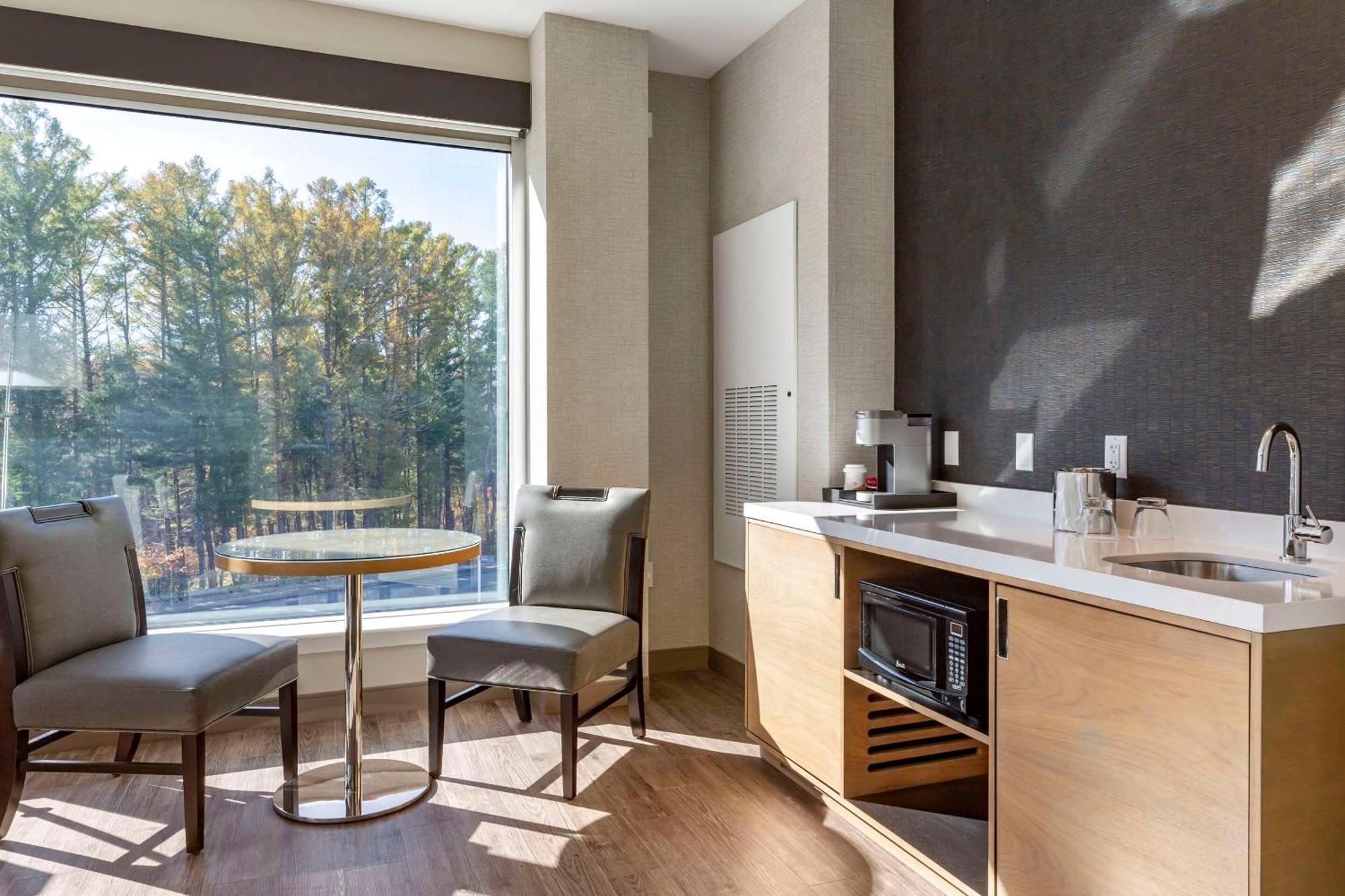 Cambria Hotel Manchester South Windsor Екстериор снимка